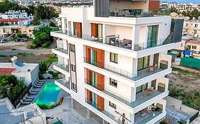 Olive Shared Pool Apartments